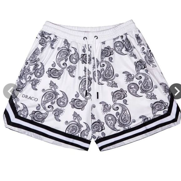 087 NEW Draco Bandanna / Paisley Print Shorts Size Medium - Picture 1 of 7